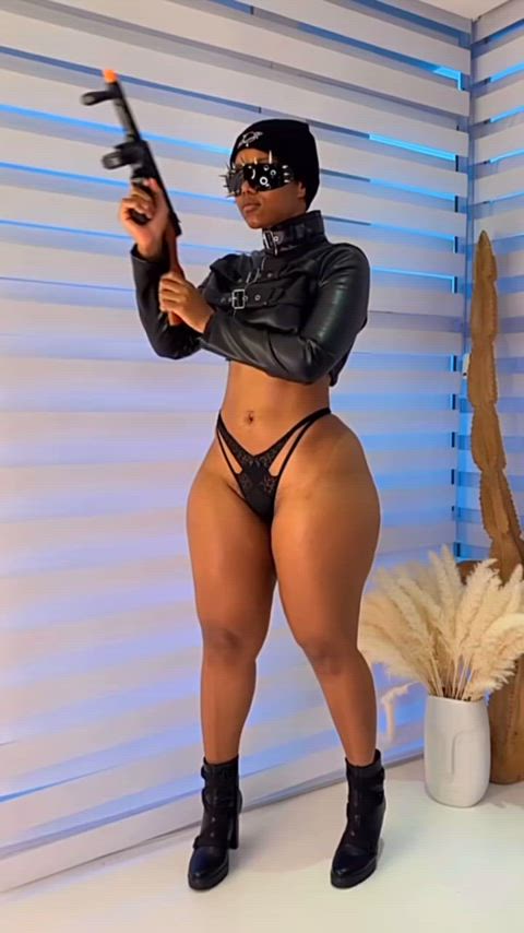 african afro amateur thick ebony-girls thick-booty gif