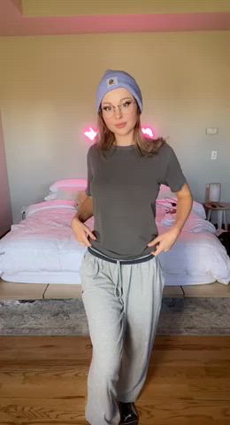 Good morning! Just sent out a new dildo video on my premium onlyfans! 😈💜