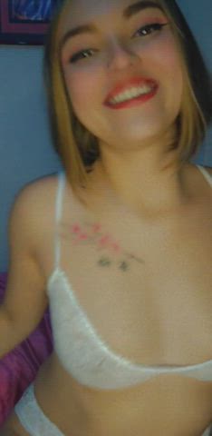 Curvy Kawaii Girl MILF Short Hair Teen Tongue Fetish gif