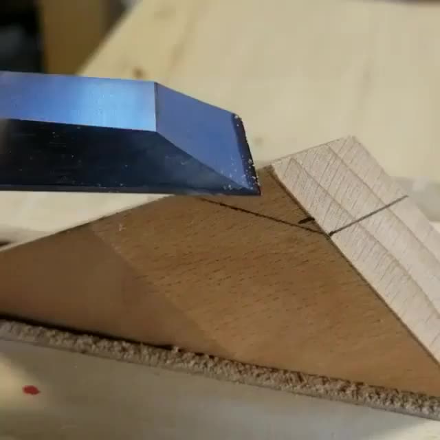 Sharp chisel