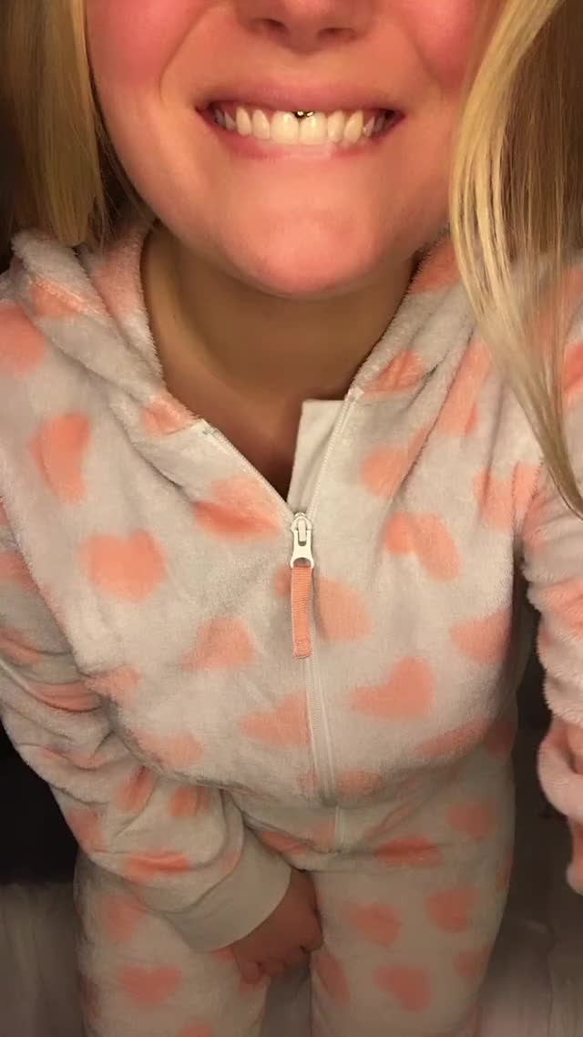 MAGIC TRICK (her free album in the comment)