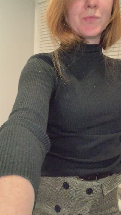 I want to let one lucky Redditor cum on my ass multiple times 😜