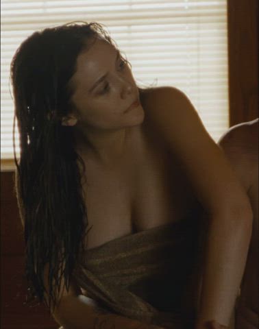 Boobs Elizabeth Olsen Nude gif