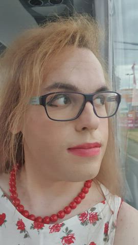 Hoped a cute boy would sit next to me on bus today, but sadly none did TwT