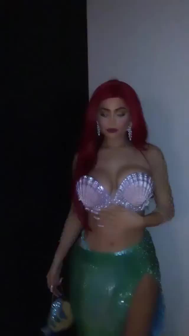 Kylie Jenner Sexy