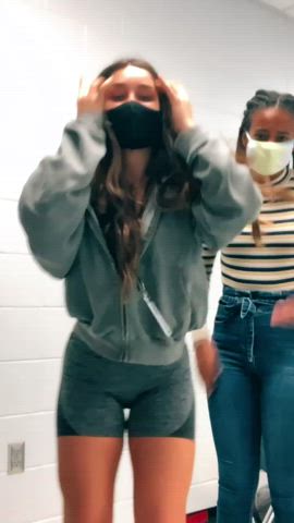 Trib her pls