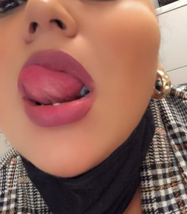 Fuck my mouth good