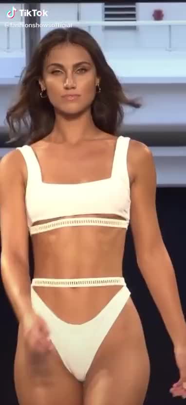 Amazing Fashionshows on TikTok