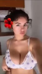 13760932 teen big boobs