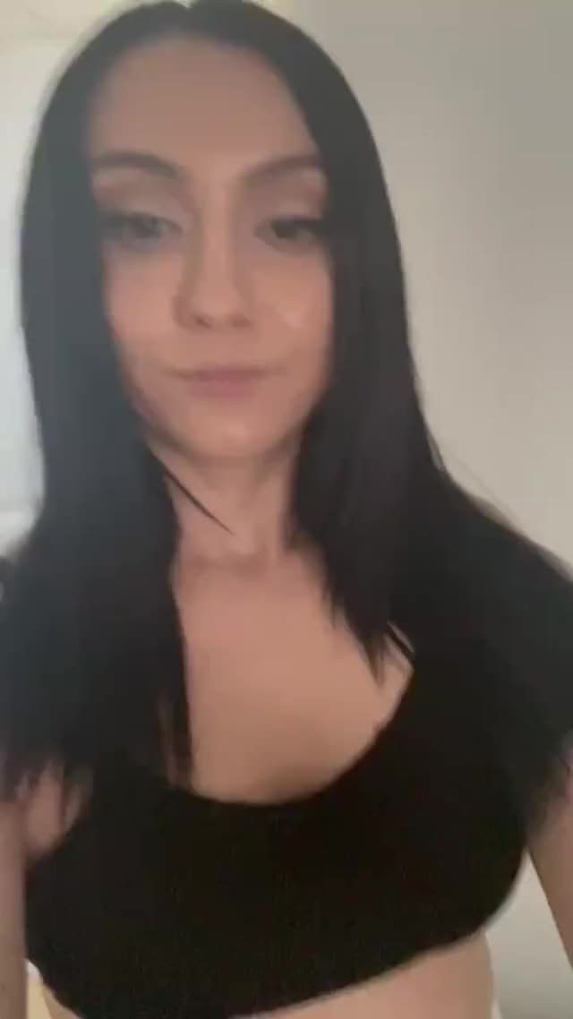 Mandy Wishes You All A Happy & Bootyfull New Year ?!