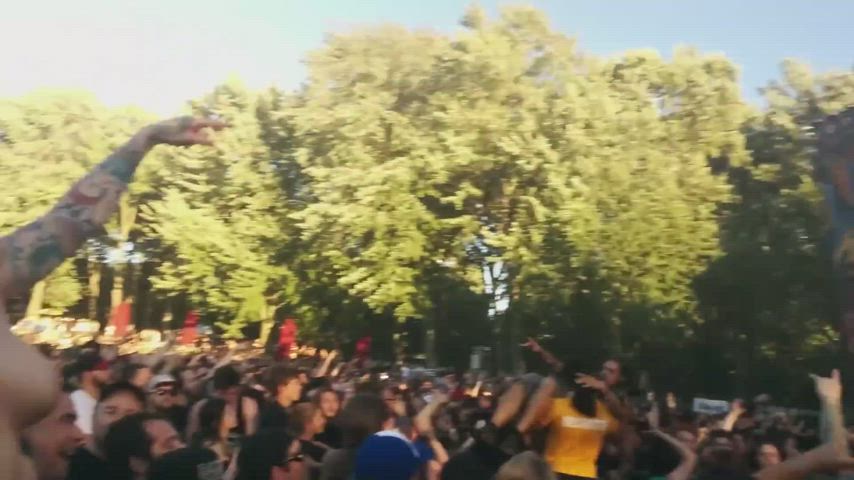 Boobs in the crowd