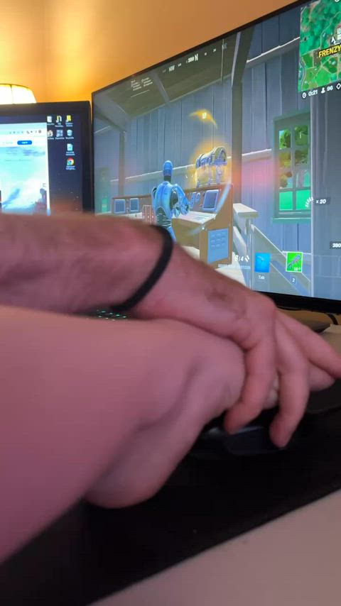 Was using angels foot as a mouse to play Fortnite and got a kill 😂