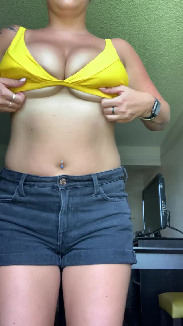 It was hot by the pool so I need to take this off [OC]