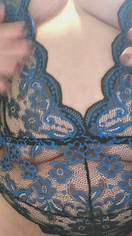I LOVE lacy things!! I think I need more lace in my life!?