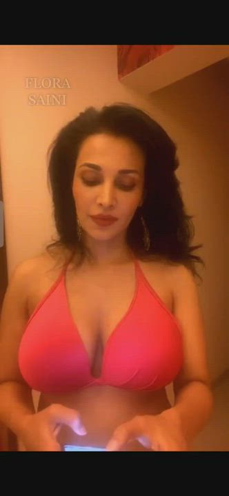 Boobs Busty Top gif