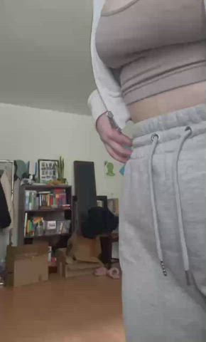 Big booty reveal and jiggle 😈