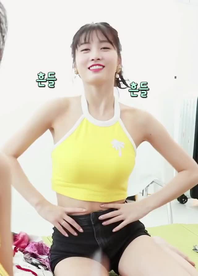 Momo gif