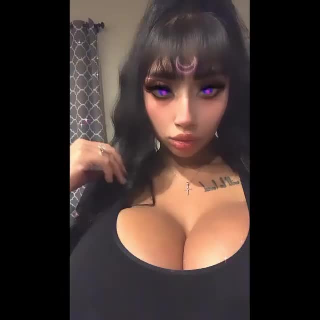 Big eyes, big tits