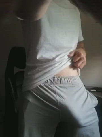 Are my gym short too revealing ? 😏