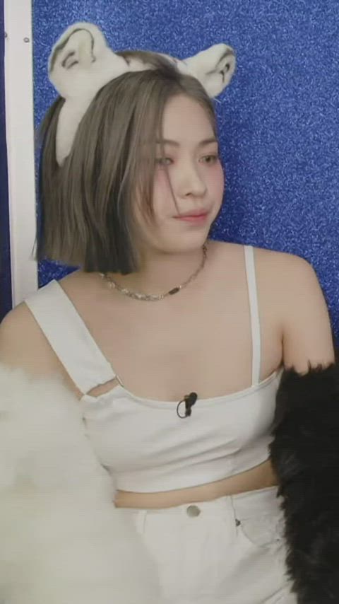 boobs celebrity korean gif