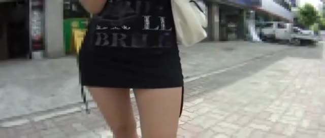 korean picking up girls