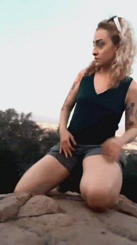 iso hiking buddies