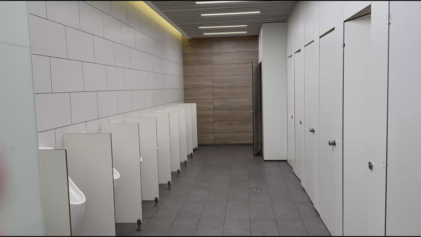 Just a video of me inviting a straight guy to public Mall toilet