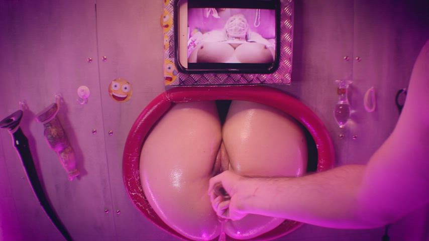 Perwoopar - Getting my holes used in a glory hole for girls