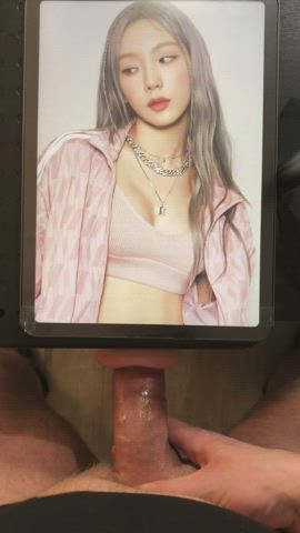 Taeyeon - A gift for her comeback