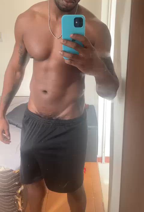 Real Alpha Black Male here, 24cm. Love sissies and little whitebois to serve me.