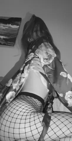Do fishnets count as bottoms ?