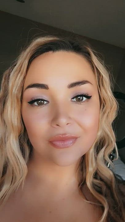 Any interest in a curvy Latina milf? 😏