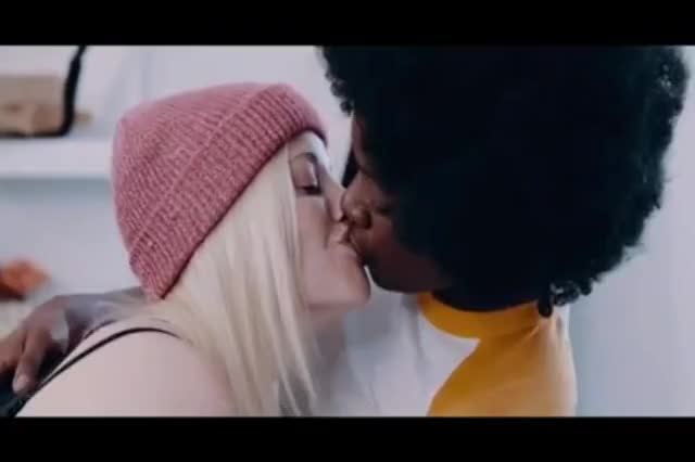 Lesbian sensual intense fuck cogiendo rico chupando tetas y lamiendo clitoris