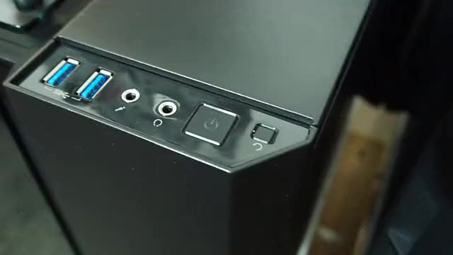 New Corsair's 680X cheap plastic finish and quality issues