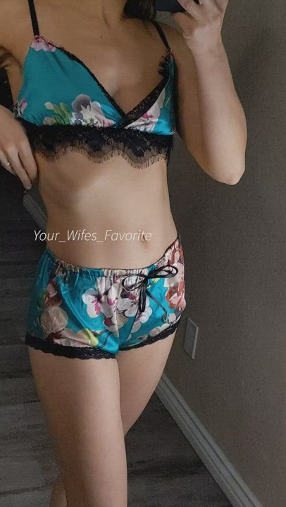 Do you want me to be your Christmas gift?