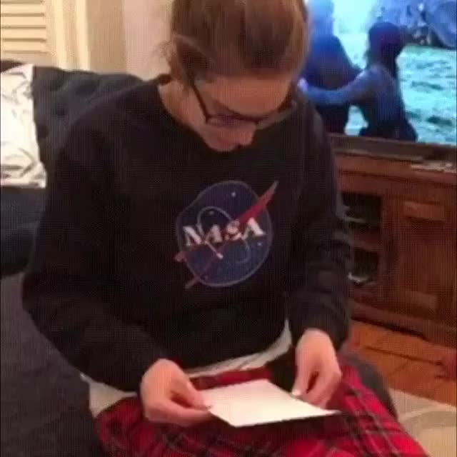 MAGIC FLYING BUTTERFLY PRANK