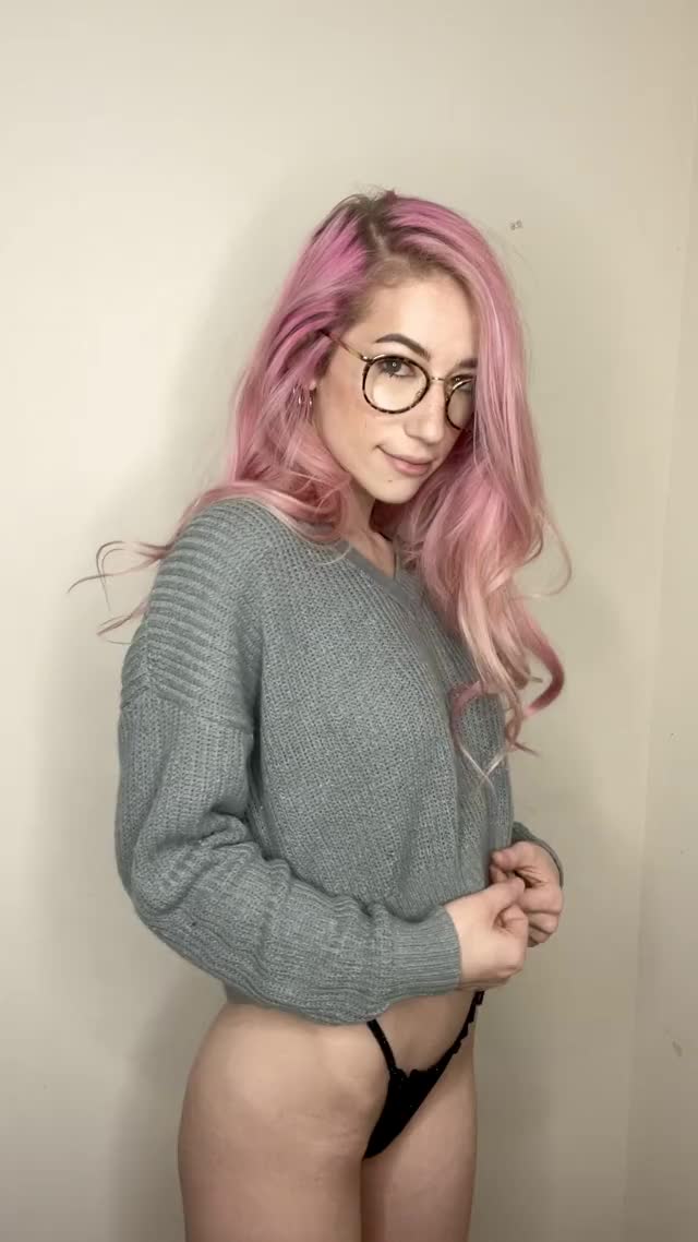 I hope more than 10 people see my cute little titties today