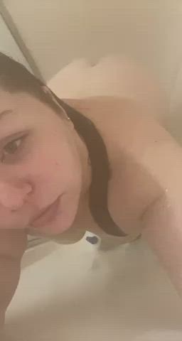 Post workout shower!!! Who will let me use there tongue? 👅👅👅💕👄. P.s.