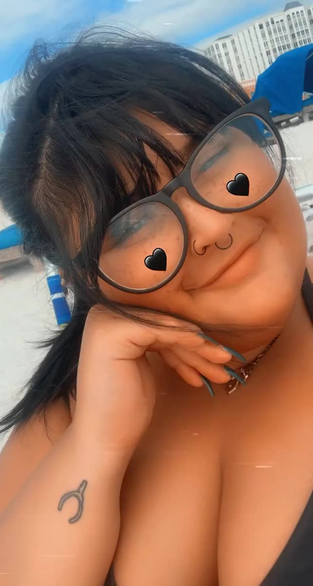 mild post in my bikini at the beach today ?