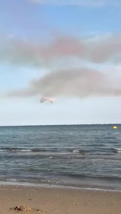 Italian airforce gives a big emotional lift to Italians in quarantine