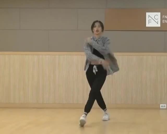 Jiwon Cherry Bullet NHK-1