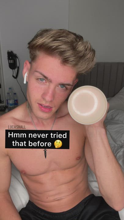 Trying out my new toy the first time..? would u rather let me usw ur ass??