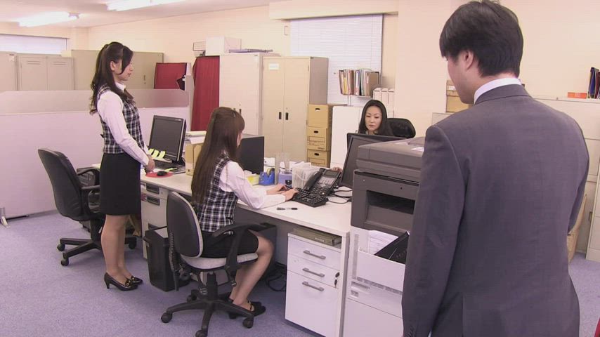 in the office [vandr-106]