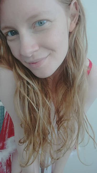 Apparently Galadriel had a daughter who's a redhead with a breeding kink!