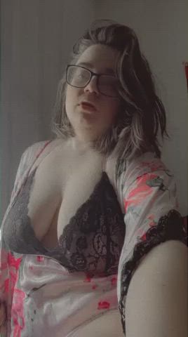 $moonlightmeadows DM me, I wanna be your slave for money. I’m desperate for your