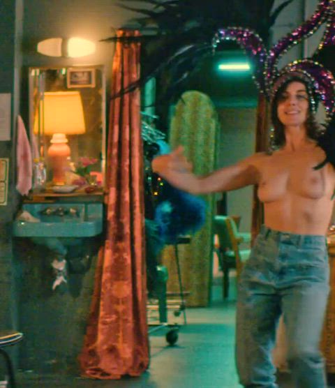 alison brie boobs dancing gif