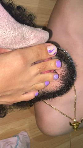 Clean my feet, love when u suck my toes 😋 Oc