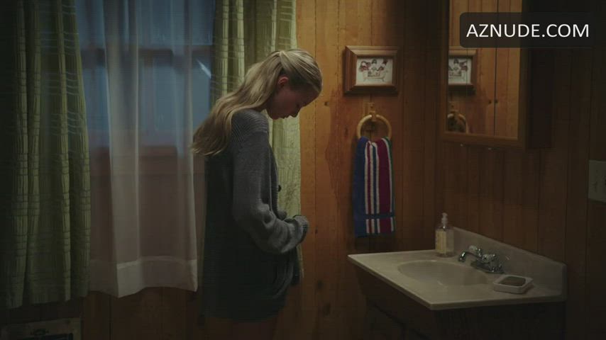 Lexi Atkins - Zombeavers (2014)