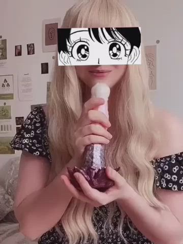 2D girl looking for a tip to suck on~