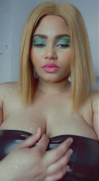 Come Between My Boobs. [selling] 23 y/o?sexvideos, ?with sextoy,anal. ?Nudes pic